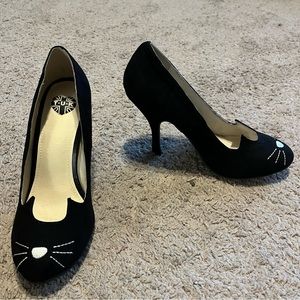 SALE! Tuk black Bombshell Kitty Cat Vegan Faux Suede Heels, Size 8